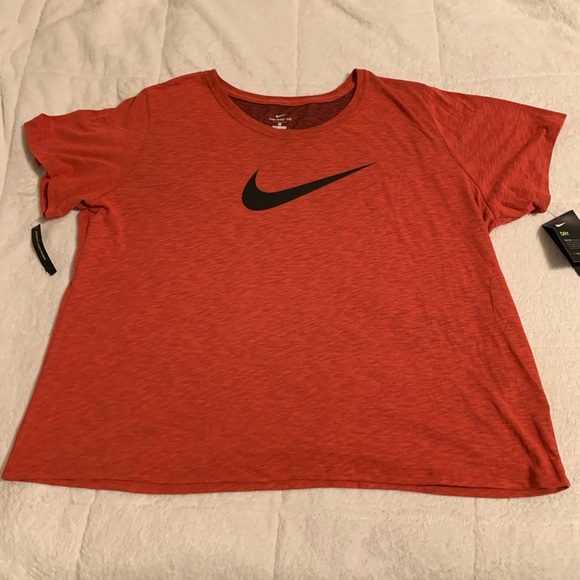 womens nike tee